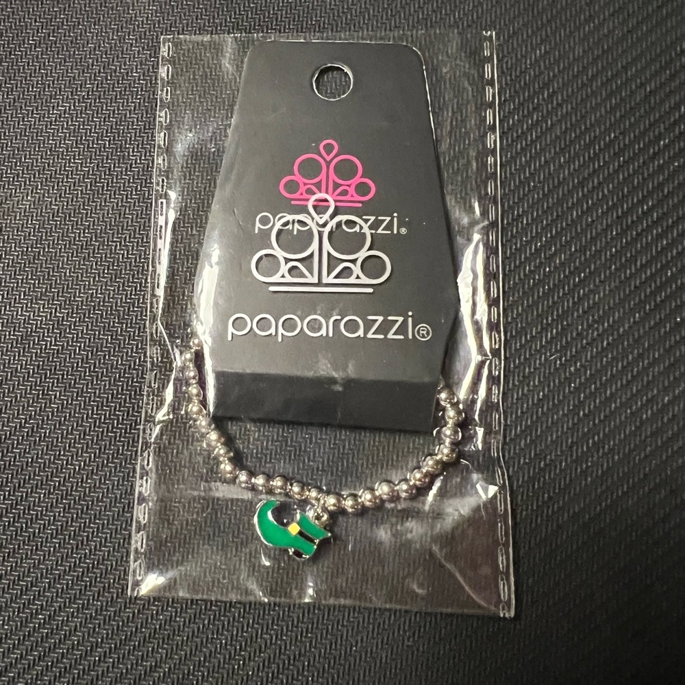 🤩 $5 SALE! 🤩 NWT Paparazzi St. Patrick’s Day leprechaun shoe charm bracelet ☘️